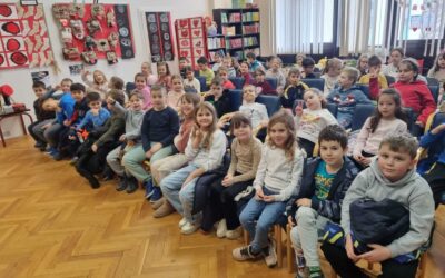 Prvi razredi u posjeti Knjižnici Dubrava